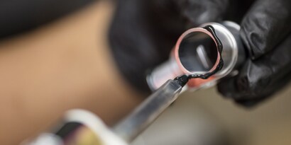 Learn about the chemistry of liquid adhesives [Article]
